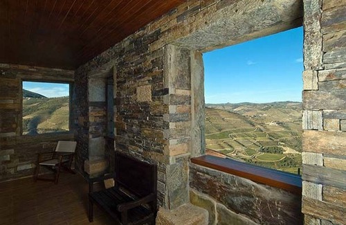 Gouvaes Villa | Phenomenal Pinhao Villa | 3 Bedrooms | Villa Douroco | Beautiful Valley Views |.