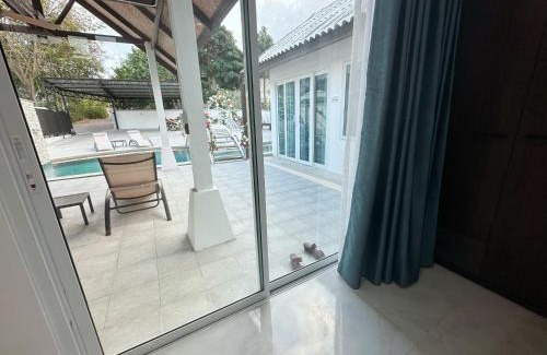 Huai Yai Villa | Pheonix Golf Pool Resort Villa