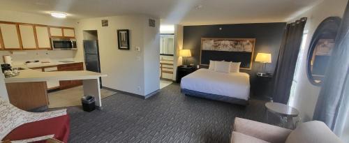 Primos Secane Hotel | Philadelphia Suites at Airport - An Extended Stay Hotel
