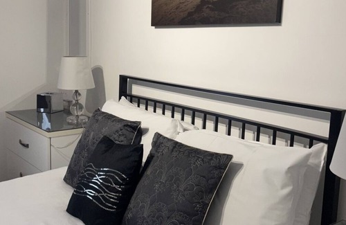 South Shore Cabin | Phildene Suites