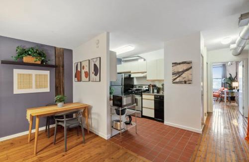 Almont Apartment | Philly Apartment Old City King Bed Walkable to Sites