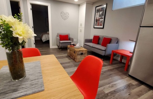 North Central Edmonton Apartment | Phoebe - New 2 bdrm Basement Suite near Downtown!