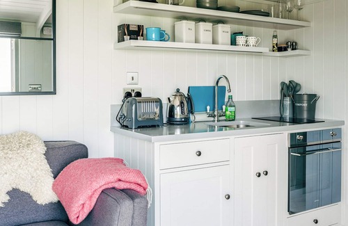Lifton Cottage | Phoebe's Folly-UK36581