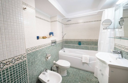 Sector 1 Hotel | Phoenicia Comfort Hotel