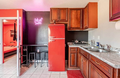 Maryvale House | Phoenix Adult-Only Kink Guesthouse, RedRoomforAdults