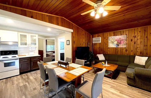 Washago Cottage | "phoenix" Cottage