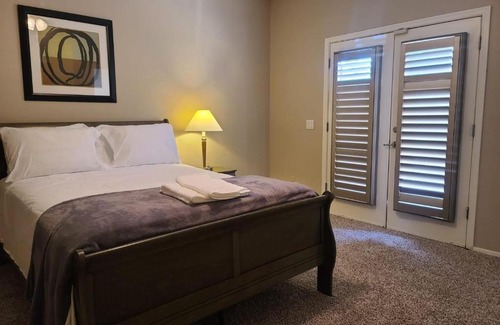 South Mountain House | Phoenix II Minutes to Airport and Downtown