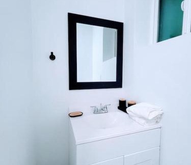 Downtown Phoenix House | Phoenix Retreat - Studio with King Bed - 10 min from Airp - Unit C