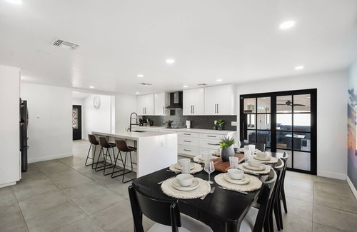Maryvale House | Phoenix Villa - Private Resort Style backyard, Pool, Volleyball, Putting Green