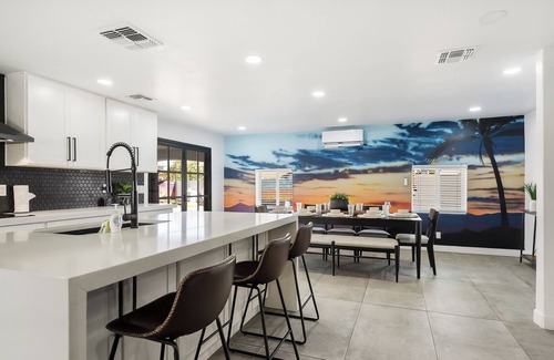 Maryvale House | Phoenix Villa - Private Resort Style backyard, Pool, Volleyball, Putting Green