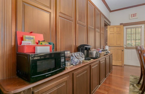 Newaygo Apartment | Phone Booth Room at Newaygo Bed & Breakfast