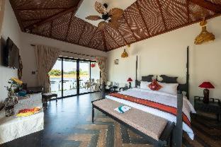 Bo Trach Resort | Phong Nha Lake House Resort