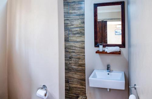 Summerstrand House | Phumanathi Guesthouse