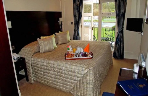 Henley-on-Thames House | Phyllis Court Members Club