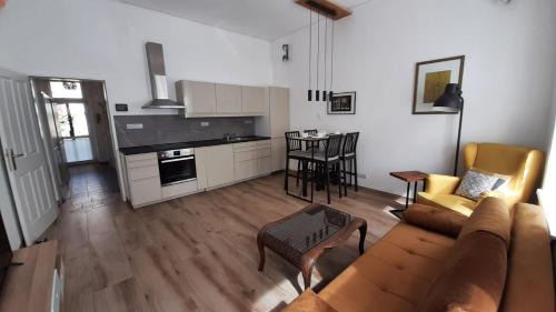 Neulerchenfeld Apartment | Pia's Gardenview