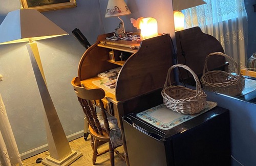 Lafayette House | Piano and small dog lovers shared home!