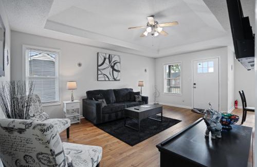 Clarksville House | Pianokey- 300mbps Wifi- Workspace
