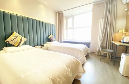 Middle Chaoyang Hotel | Piaohome Chain Hotel