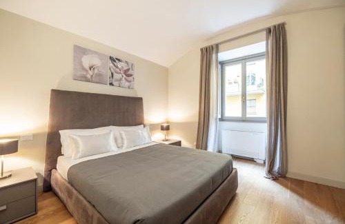 Historic Centre Apartment | Piazza Castello 200 sqm - Terrace - Jacuzzi