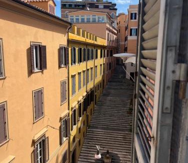 Rione II Trevi Apartment | Piazza Venezia Luxe Apartment