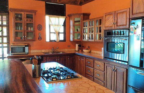 Pan de Azucar House | Pica Flora Balinese style Chalet Atenas Costa Rica