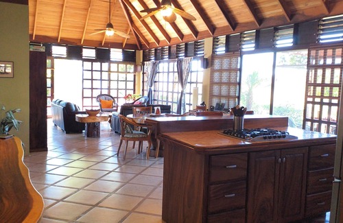 Pan de Azucar House | Pica Flora Balinese style Chalet Atenas Costa Rica