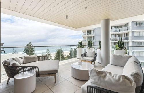 Burleigh Heads Apartment | Picasso By Khove