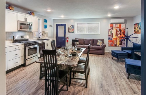Interlochen Condo | Picasso Place Sleeps 4 Fully Stocked Kitchen,nUnique Art, Traverse City, WI-FI