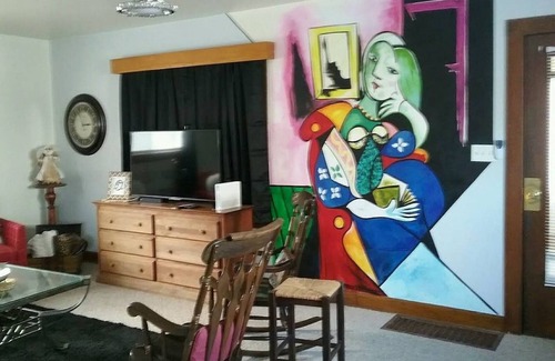 Van Wert Apartment | Picasso's Condo - Downtown, Van Wert, OHIO