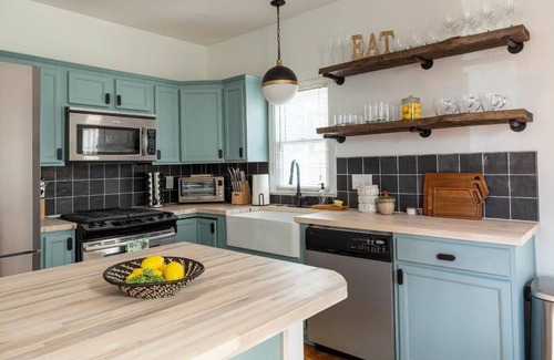 Cabbagetown House | Piccadilly Circus by Minty Living