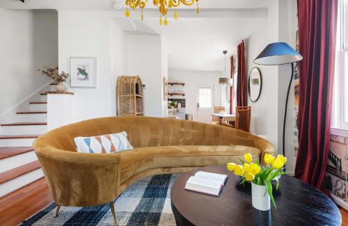 Cabbagetown House | Piccadilly Circus