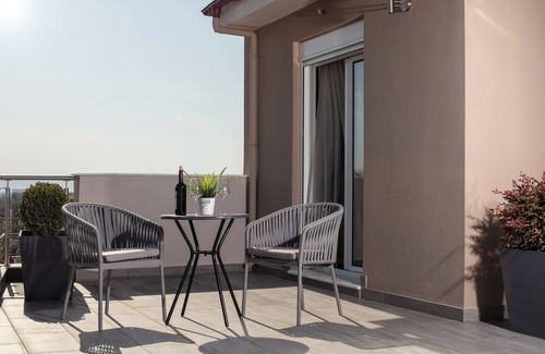 Arta Apartment | Piccadilly House