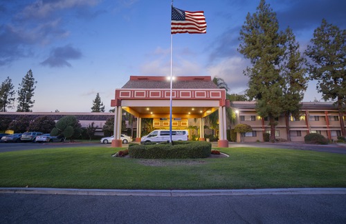 Raisin Hotel | Piccadilly Inn Airport