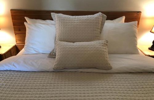 East Kootenay Hotel | Piccadilly Motel