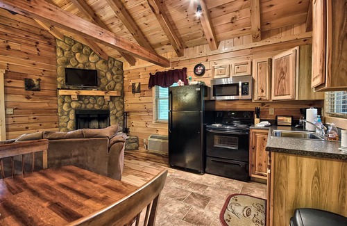 Logan Cabin | Piccolo - Sweet Couple's cabin in Hocking Hills