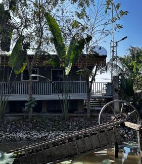 Wihan Daeng Bed & Breakfast | PICHA Cafe&Homestay