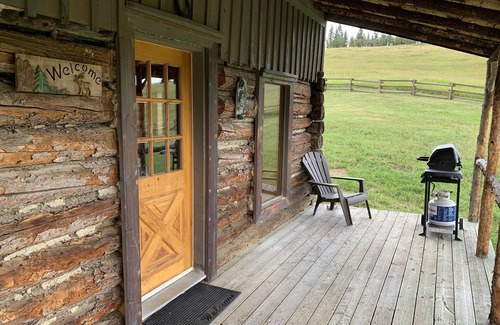 Foothills County Cabin | Pick your season, create your adventure