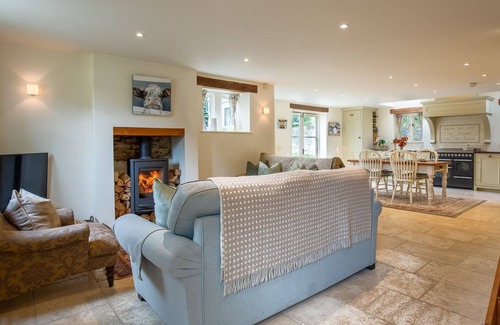 Chedworth Cottage | Pickett Cottage - Pet friendly near Northleach