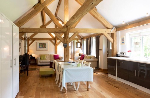 Tenterden House | Pickle Cottage Tenterden - modern, airy converted barn, formerly a pig shed!
