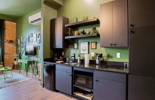 Covington Apartment | Pickle Factory In A Pickle Retro Loft 2 bedroom