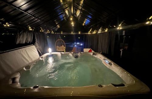 University Hills House | Pickleball and Hot Tub Retreat