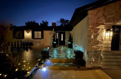 University Hills House | Pickleball and Hot Tub Retreat