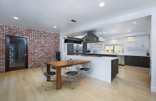 Sherman Oaks House | Pickleball, basketball court 5 bedroom Estate