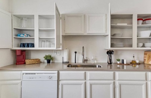 Bountiful Apartment | PickleBall Courts Close By, Quiet Neighborhood