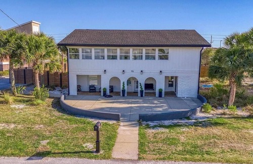 Villa Segunda House | Pickleball Paradise - Spacious 6-bedroom house on beautiful Pensacola Beach.