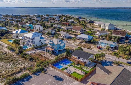 Villa Segunda House | Pickleball Paradise - Spacious 6-bedroom house on beautiful Pensacola Beach.