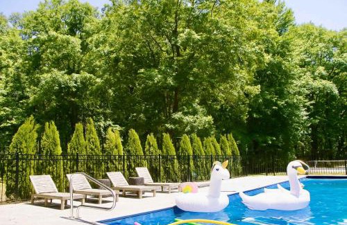 Michigan City House | Pickleball Pool Hot Tub