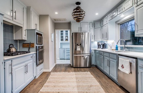 Dallas House | Pickleball Vacation In Dallas! Private 30x60 Court