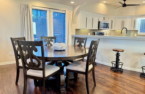 Counce House | Pickwick Lake Front Estate w/Spectacular Views, Boat Slip & Swimming Pool