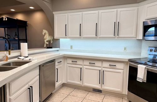 Counce House | Pickwick Lake Front Estate w/water views, boatslip & pool 3 mi to State Park